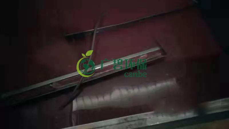 東莞龍背嶺驚現(xiàn)“紅水河”，一企業(yè)涉嫌偷排被立案調(diào)查(圖2)