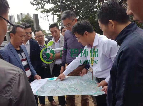大良街道、順控環(huán)保水務(wù)等領(lǐng)導(dǎo)到金陡涌黑臭水體治理現(xiàn)場(chǎng)視察工作(圖1)